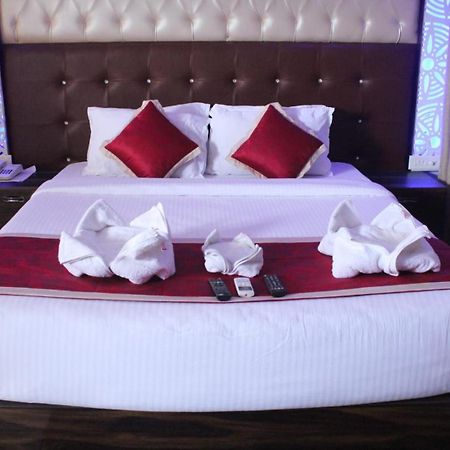 Royal Villa Beach Resort Govind Nagar Екстериор снимка